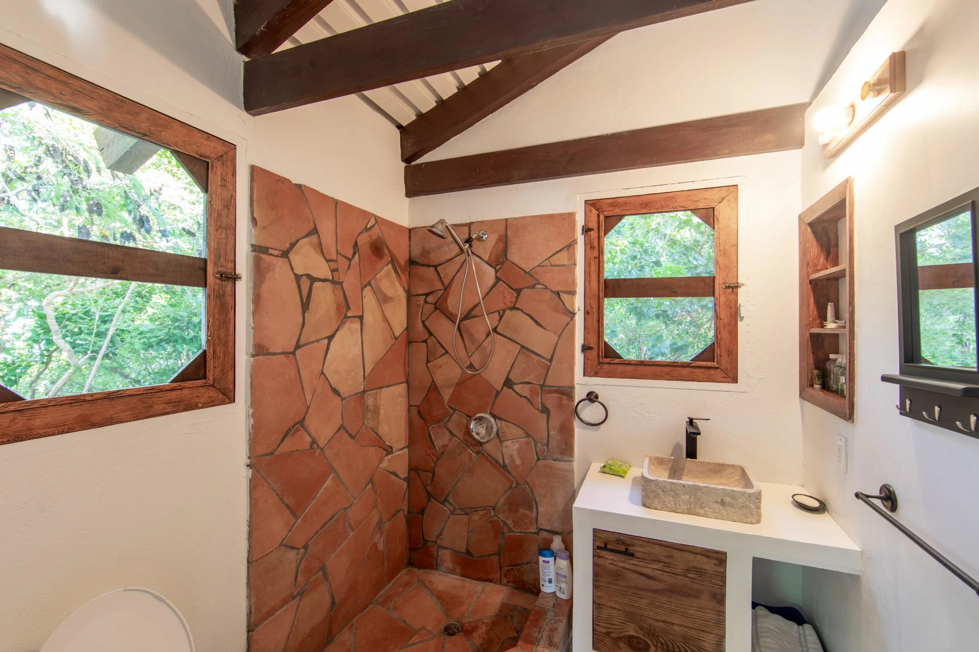 Water's Edge Villa - Gallery image 13