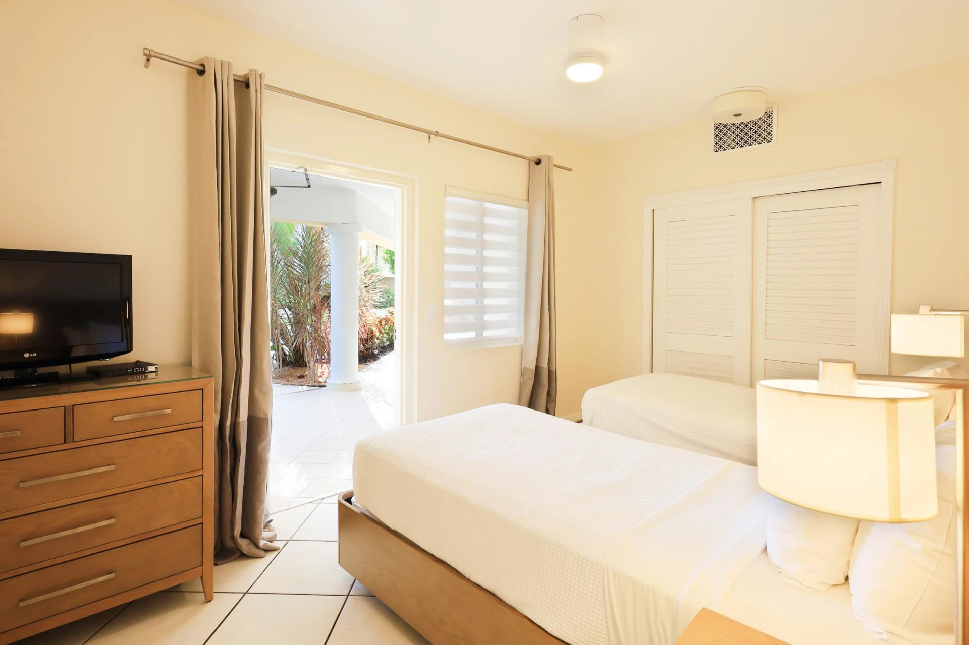 3115 - The Sands At Grace Bay - Gallery image 23