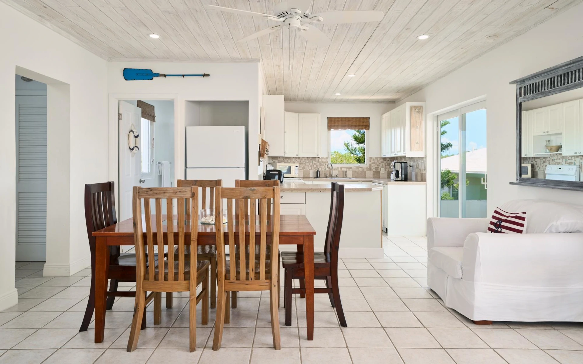 Surf Lodge Villa - Gallery image 10