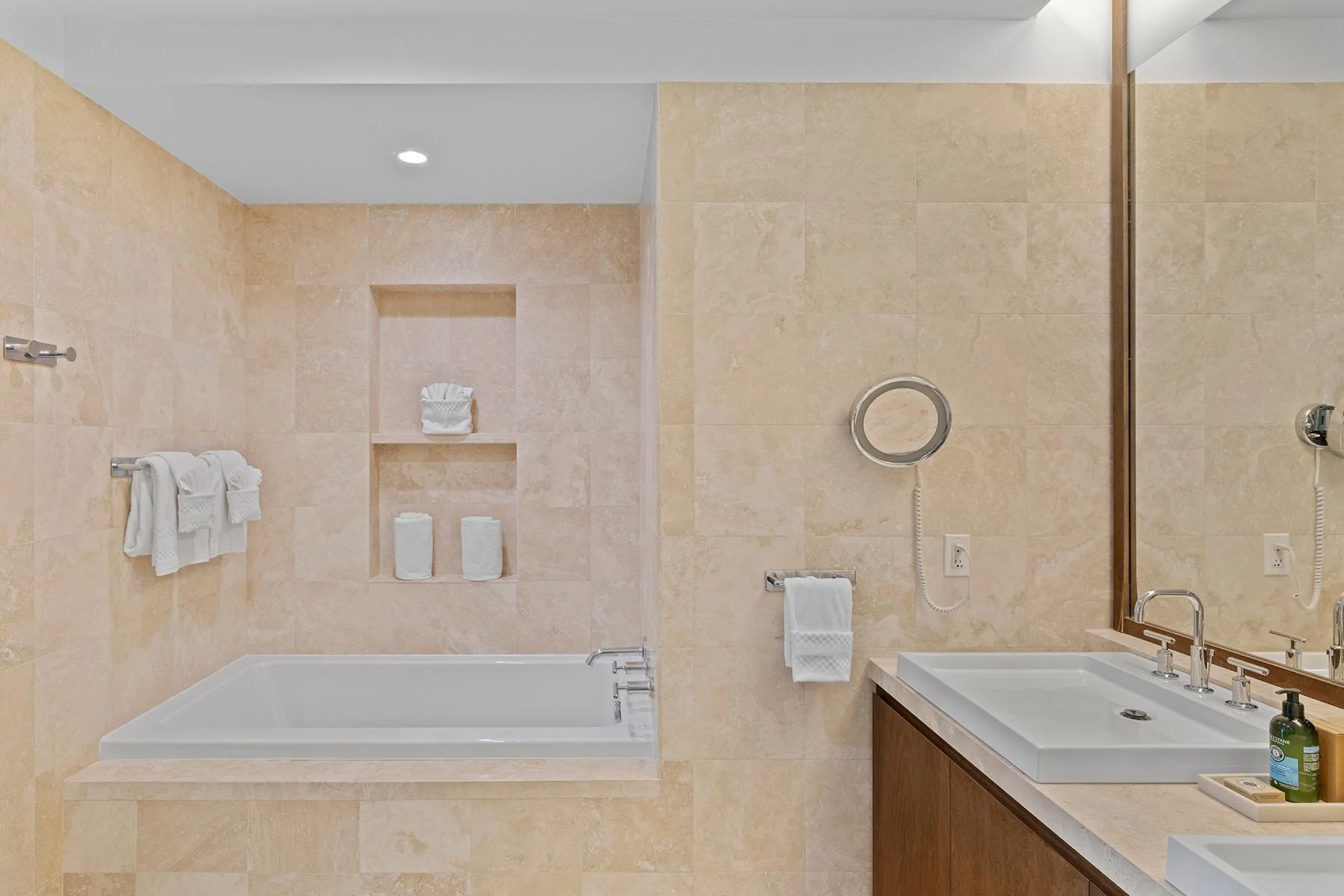 WEST BAY CLUB Suite 109 - Gallery image 15