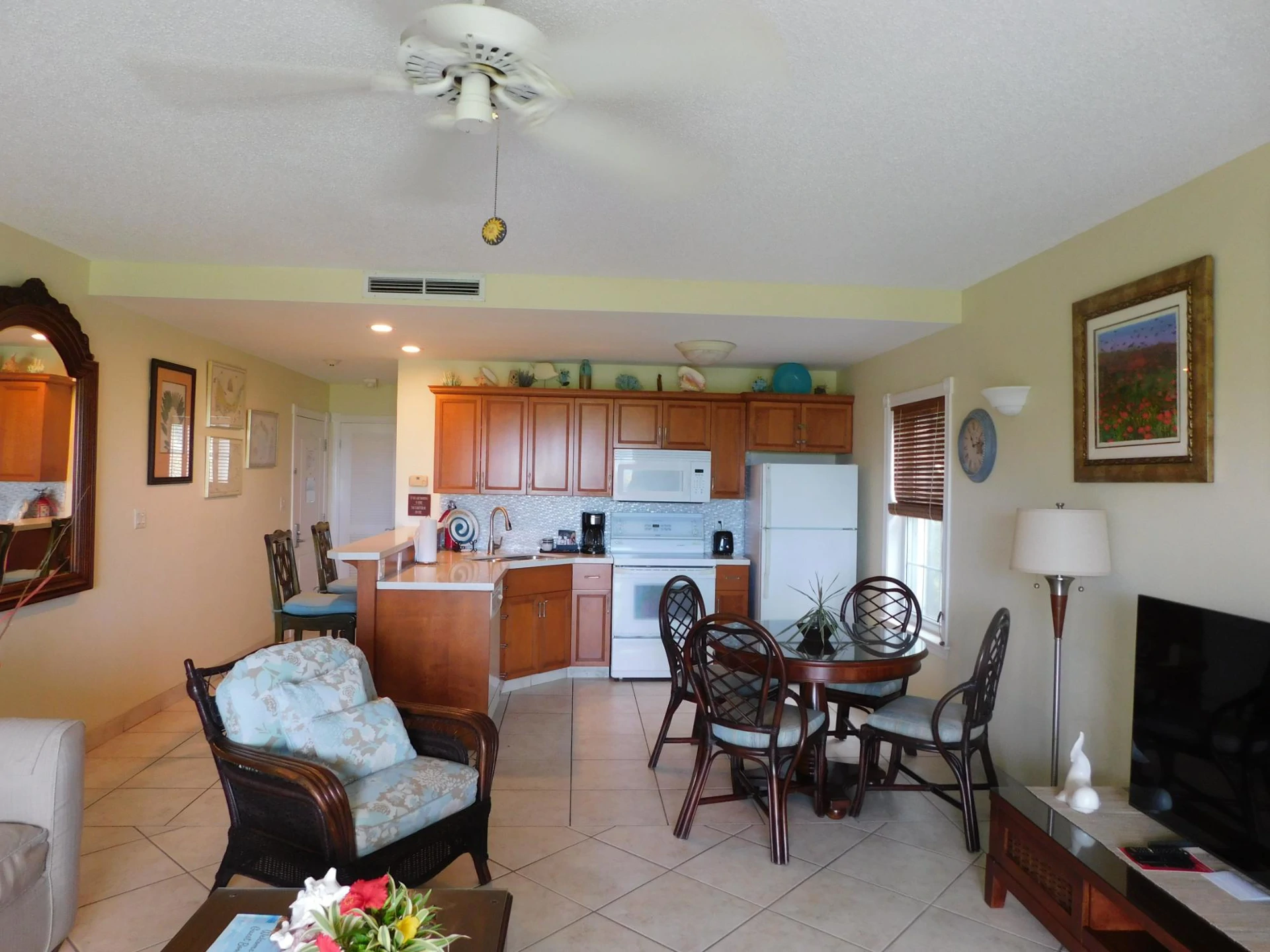 BEACH-LEVEL CORNER SUITE | RWI 115 - photo 6