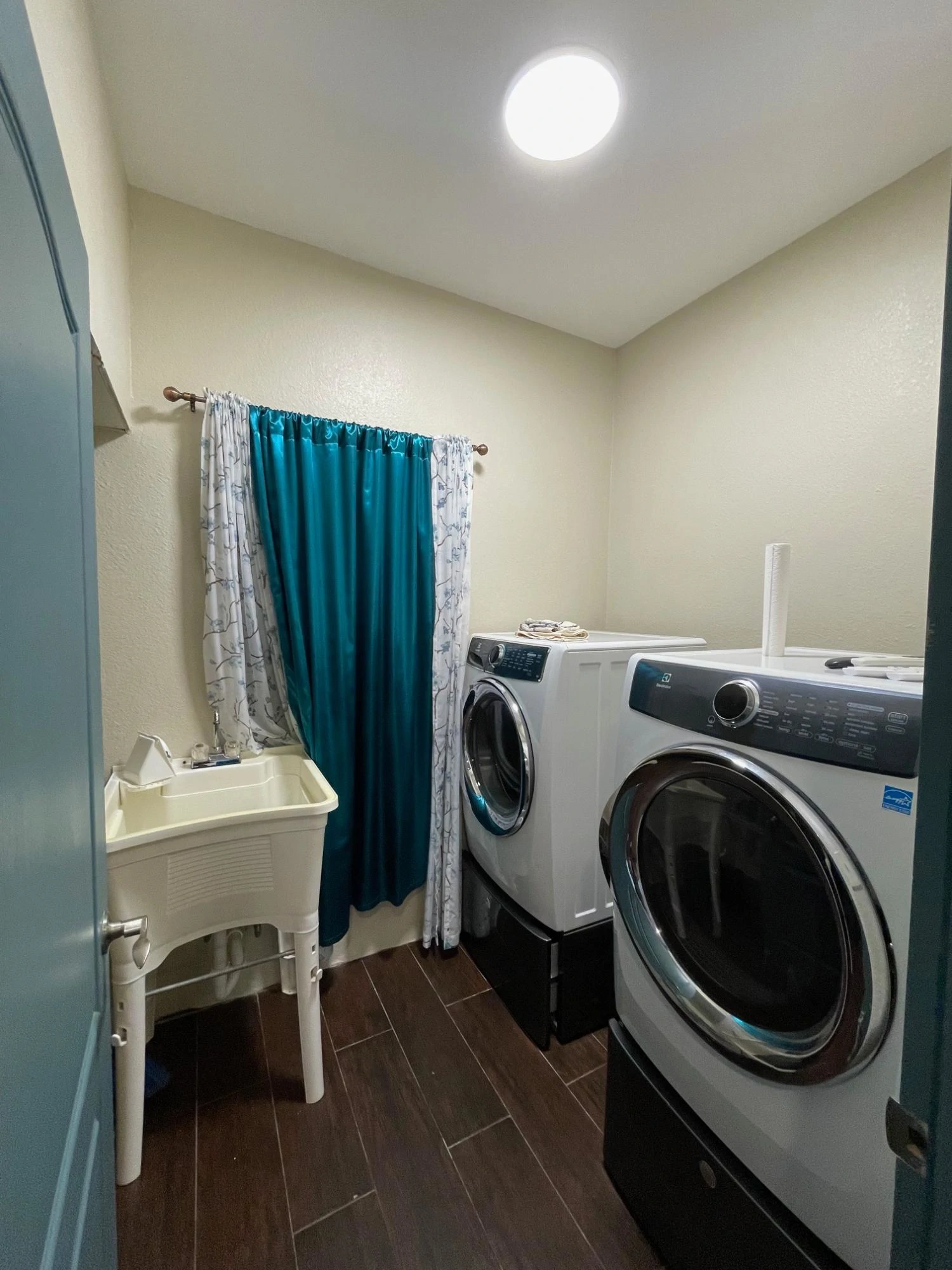 NORTH CREEK GEM W/INCOME - Gallery image 13