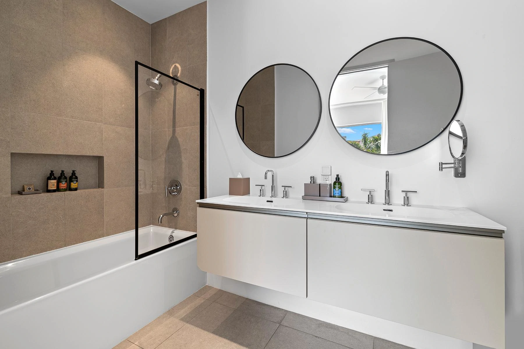 Boathouse A8 at South Bank - Gallery image 12