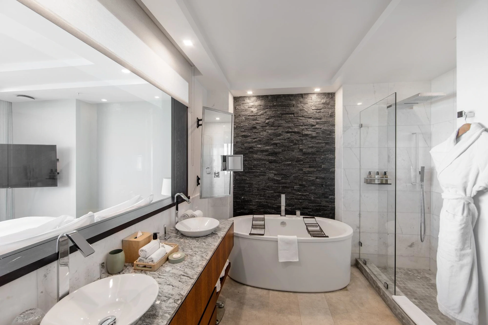 Ritz Carlton Residences 1035A - Gallery image 17