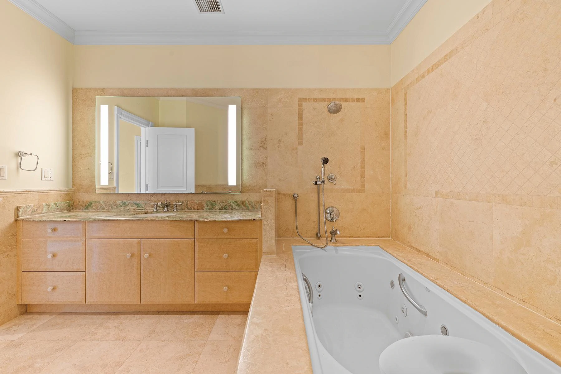 PH 601 - THE REGENT GRAND - Gallery image 18
