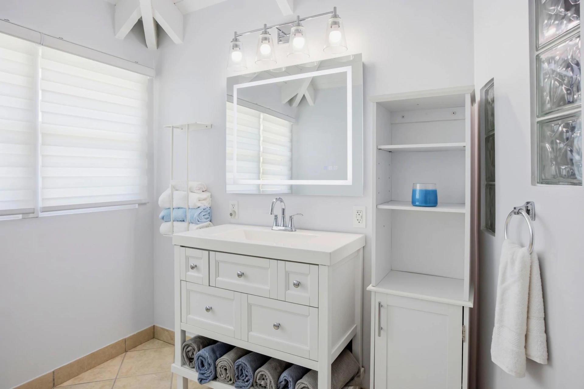 B2 YACHT CLUB - Gallery image 14