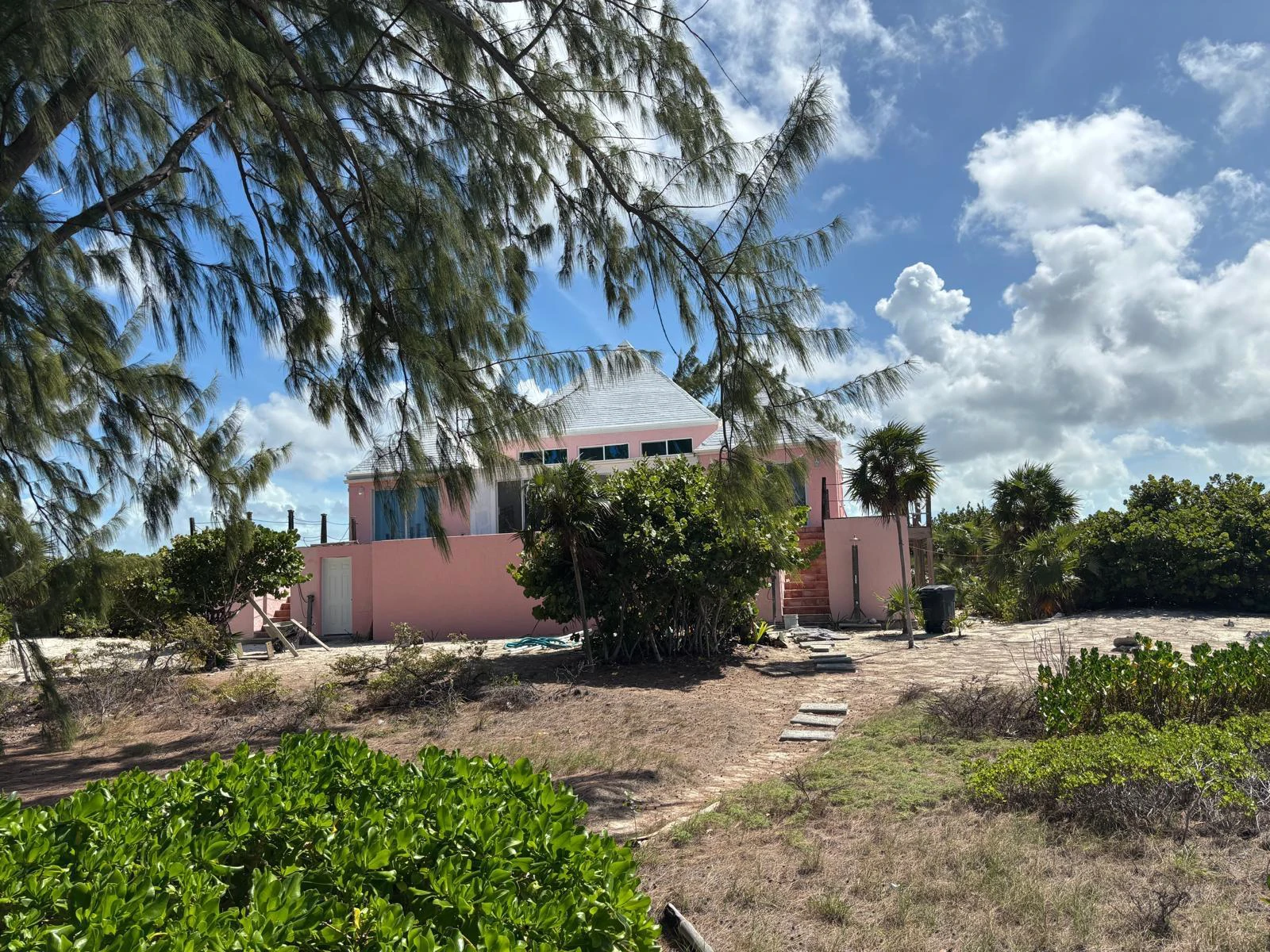 Whitby Beachfront Villa - Gallery image 7