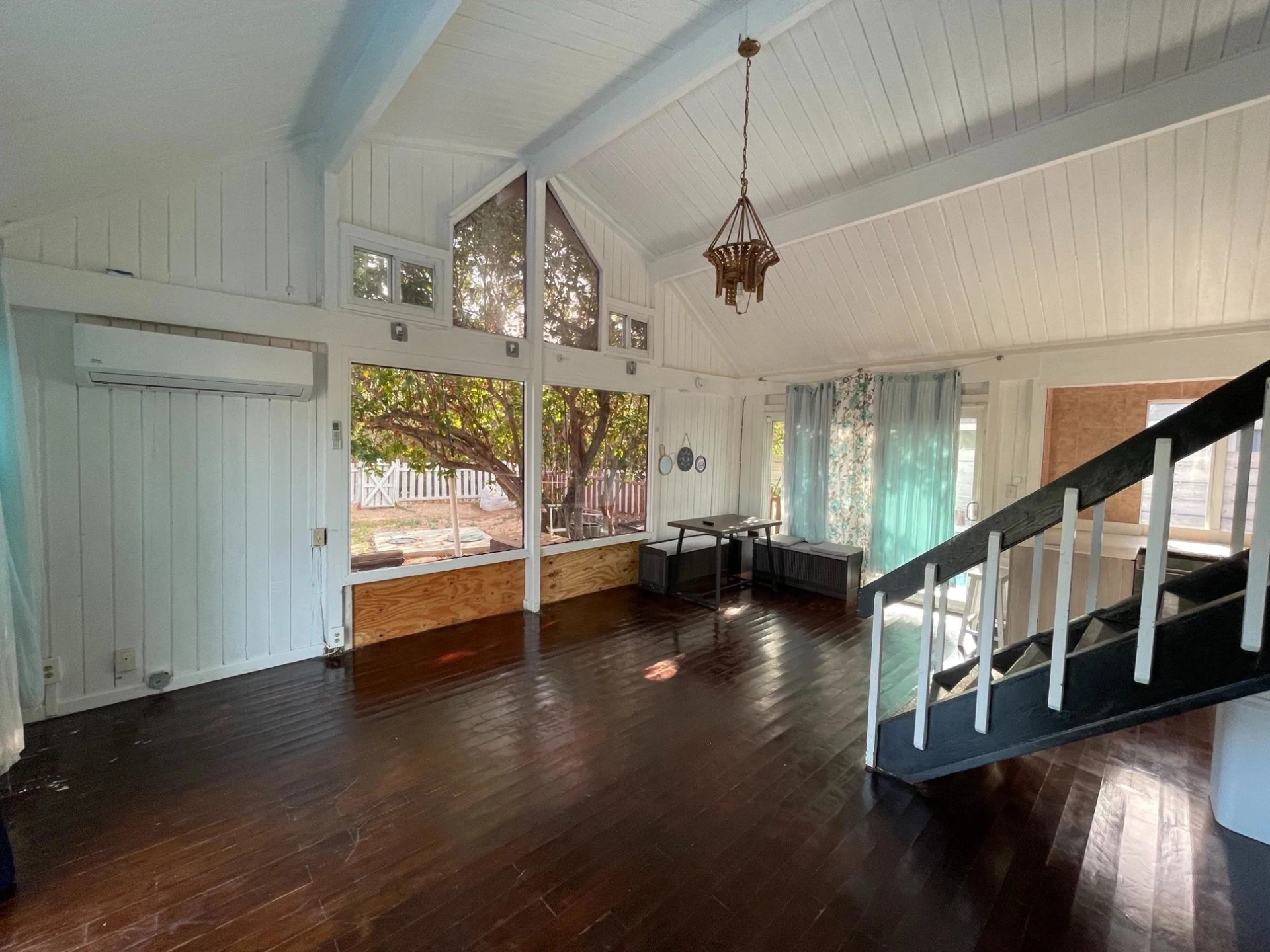 PURPLE HOUSE - photo 10