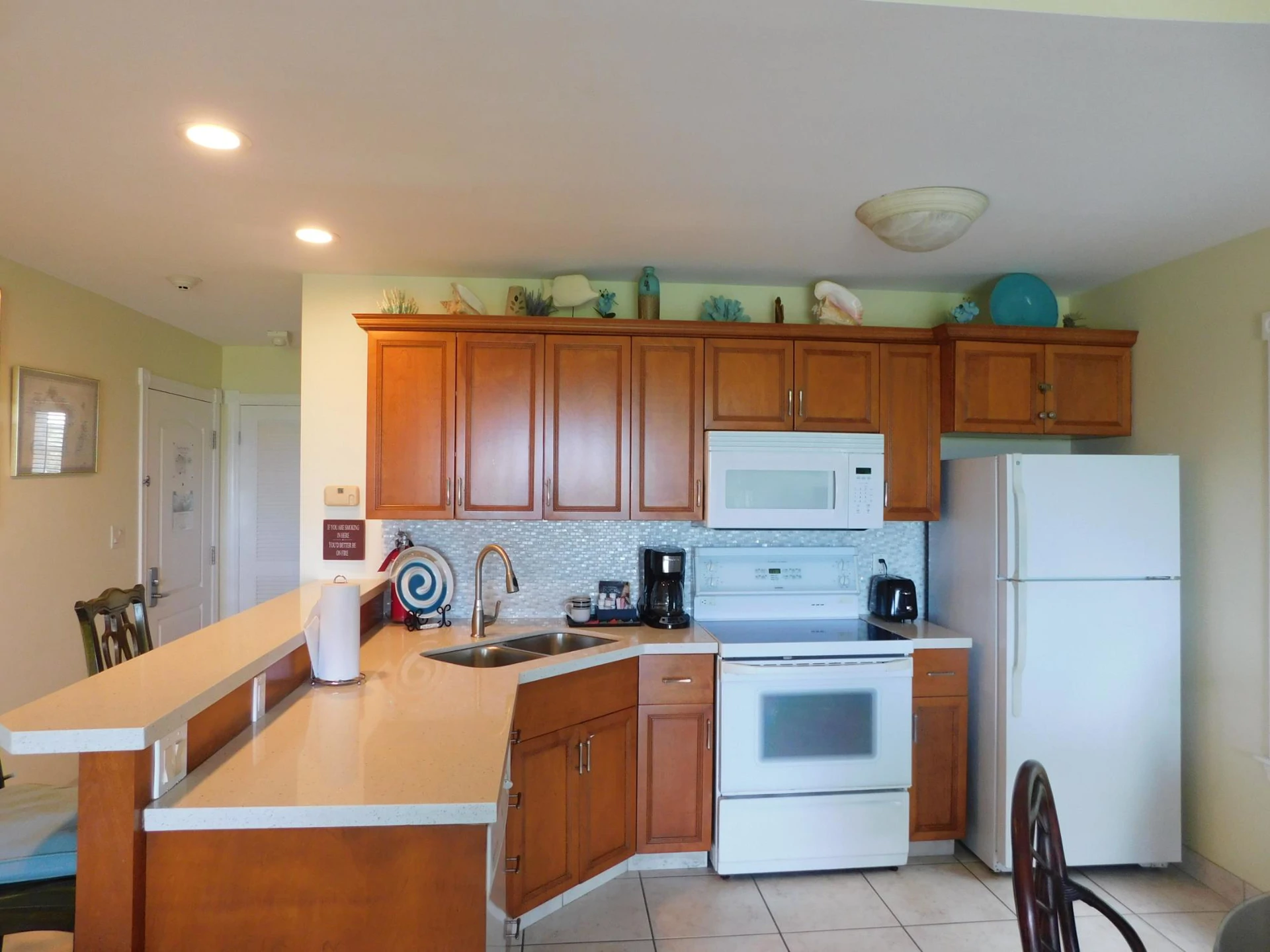 BEACH-LEVEL CORNER SUITE | RWI 115 - photo 9