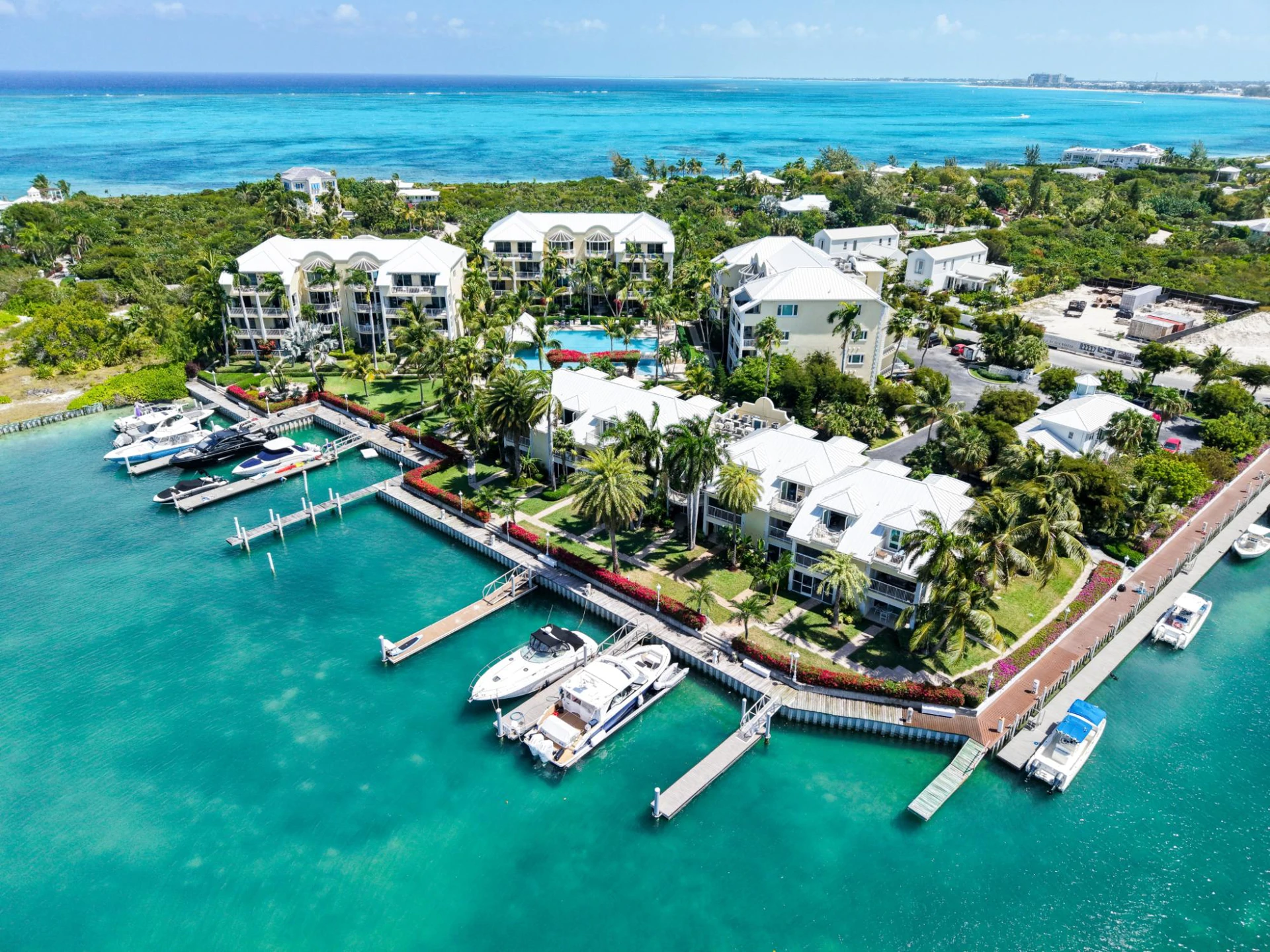 B2 YACHT CLUB