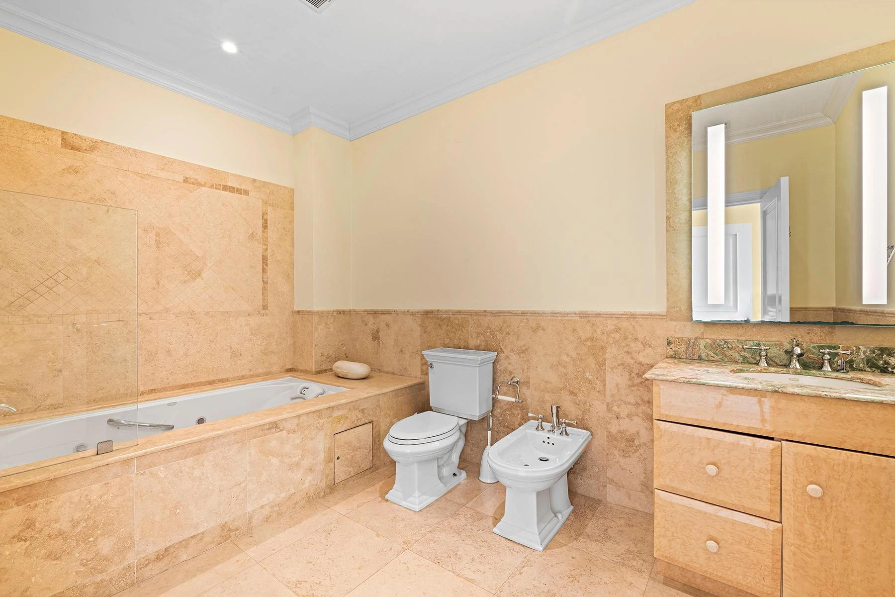 PH 601 - THE REGENT GRAND - Gallery image 33