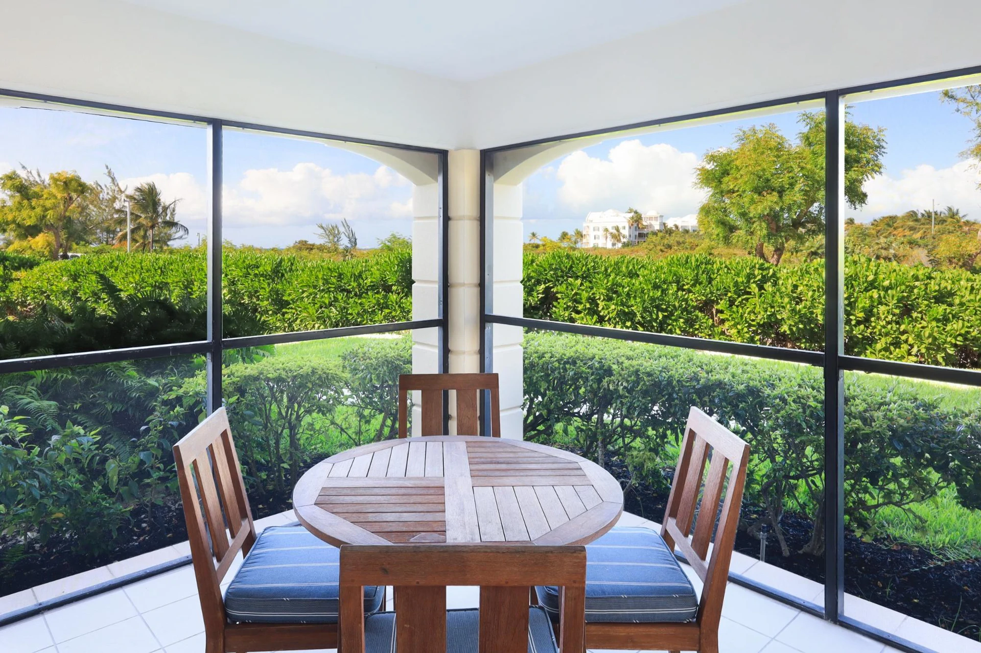 3115 - The Sands At Grace Bay - Gallery image 11