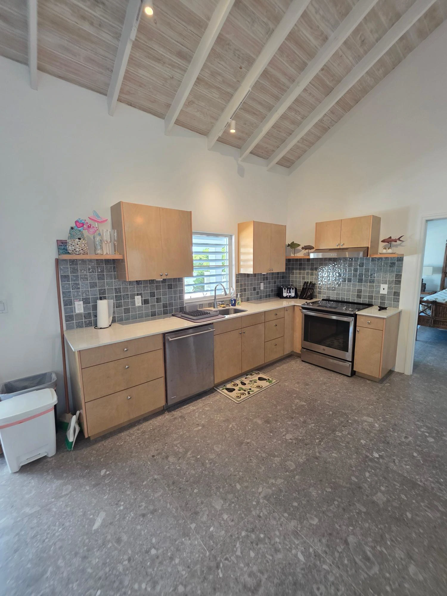 Turtle Tail – 2 Homes on 5 Lots - Gallery image 15