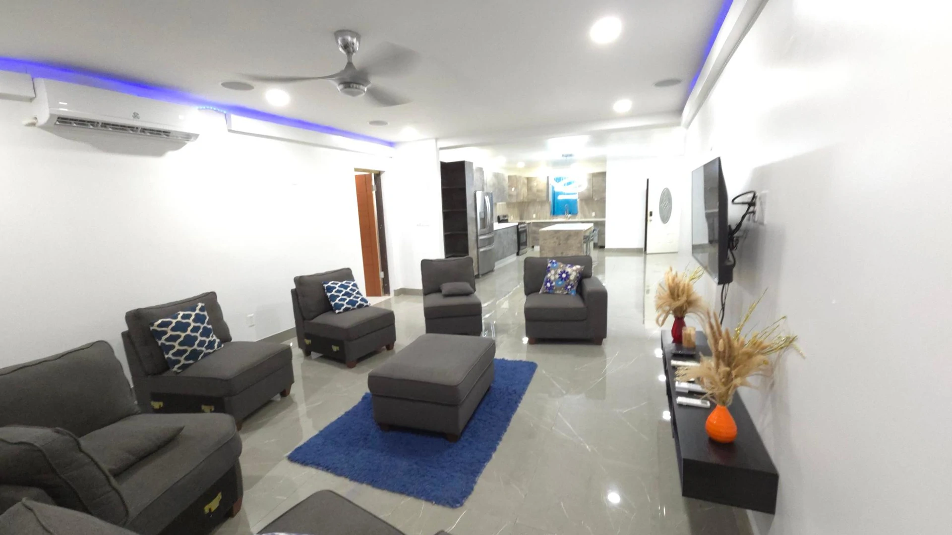 La POLOMA Close - Gallery image 5