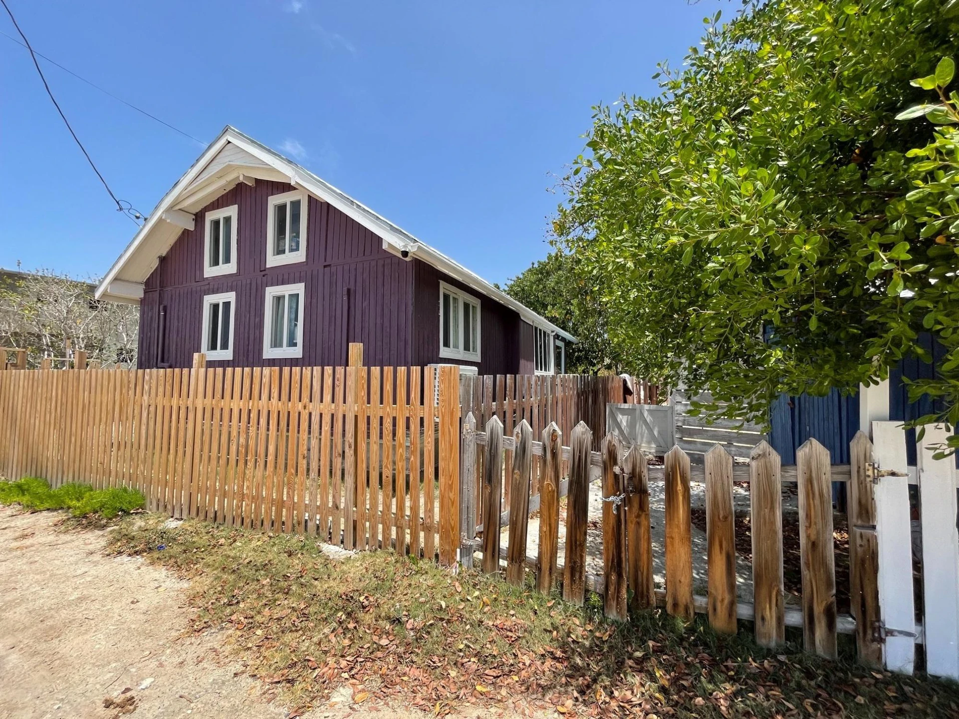 PURPLE HOUSE - photo 2