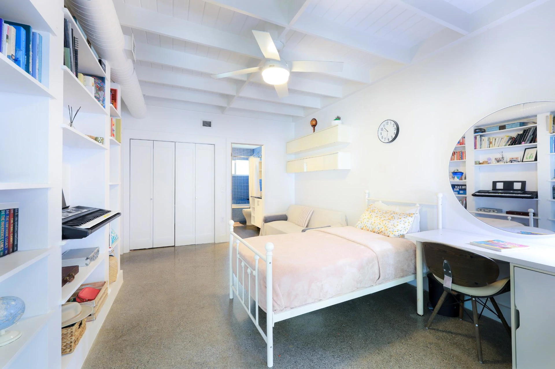 ONE LOFT - Gallery image 15