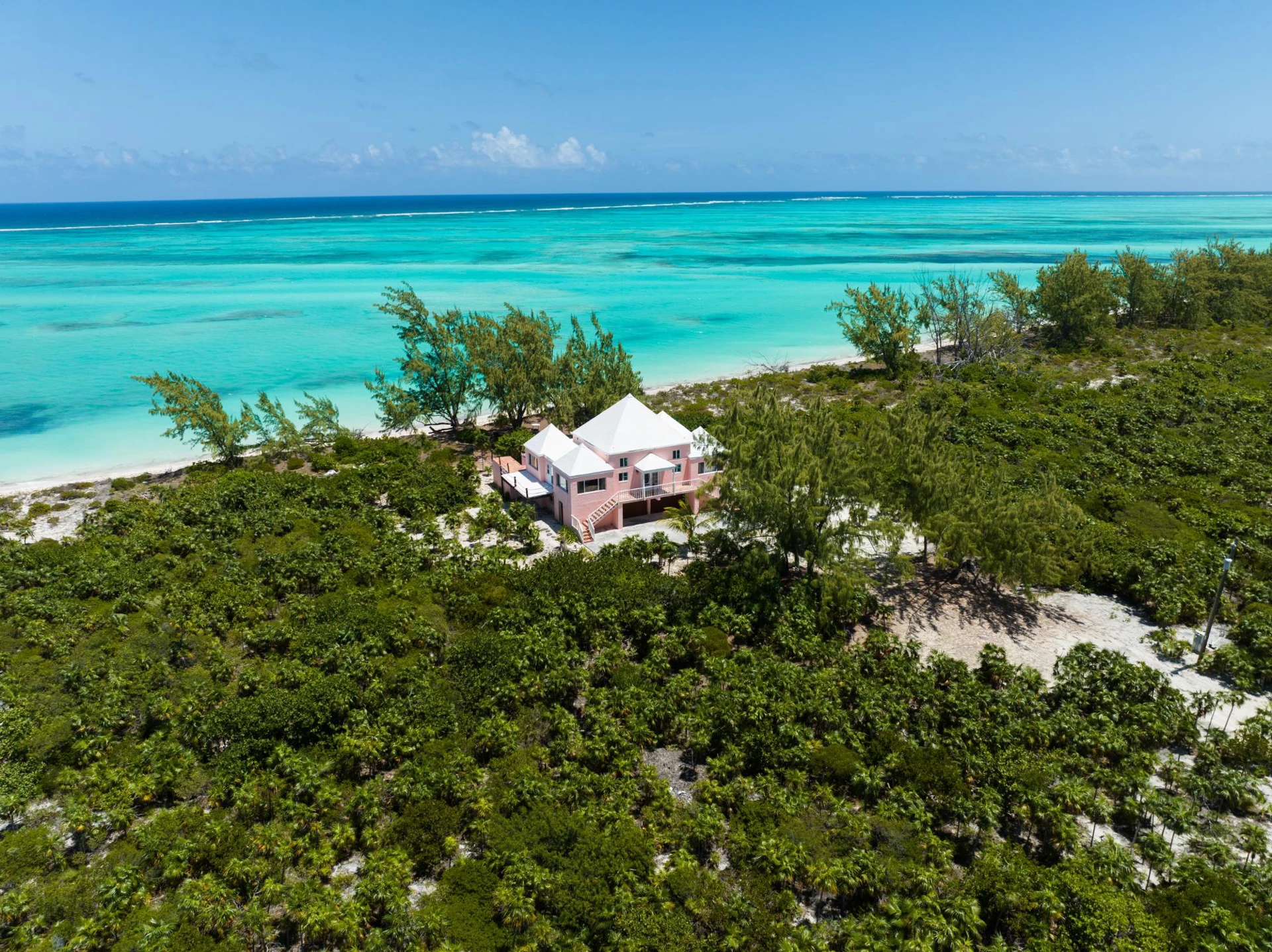 Whitby Beachfront Villa - Gallery image 12