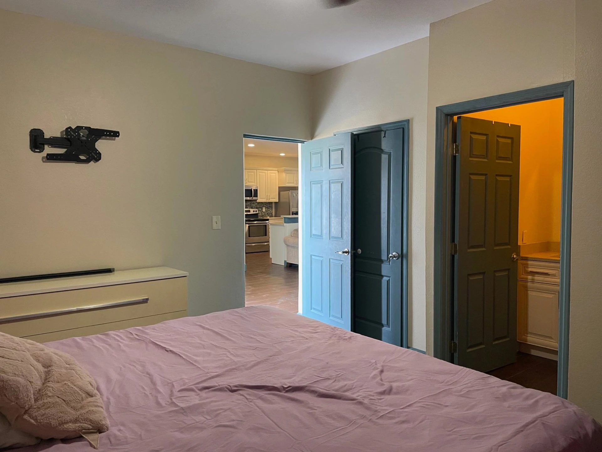 NORTH CREEK GEM W/INCOME - Gallery image 10