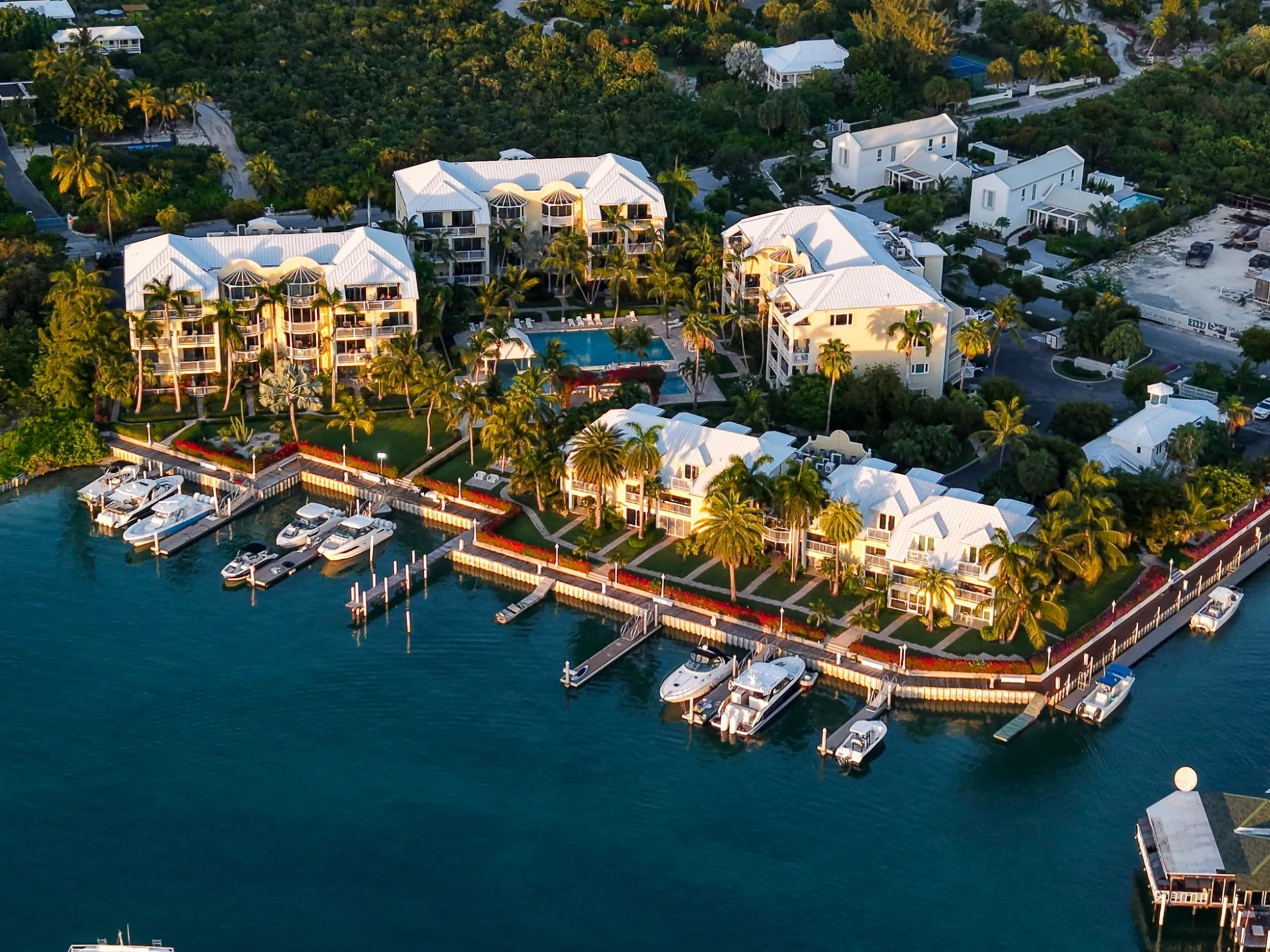 B2 YACHT CLUB - Gallery image 2