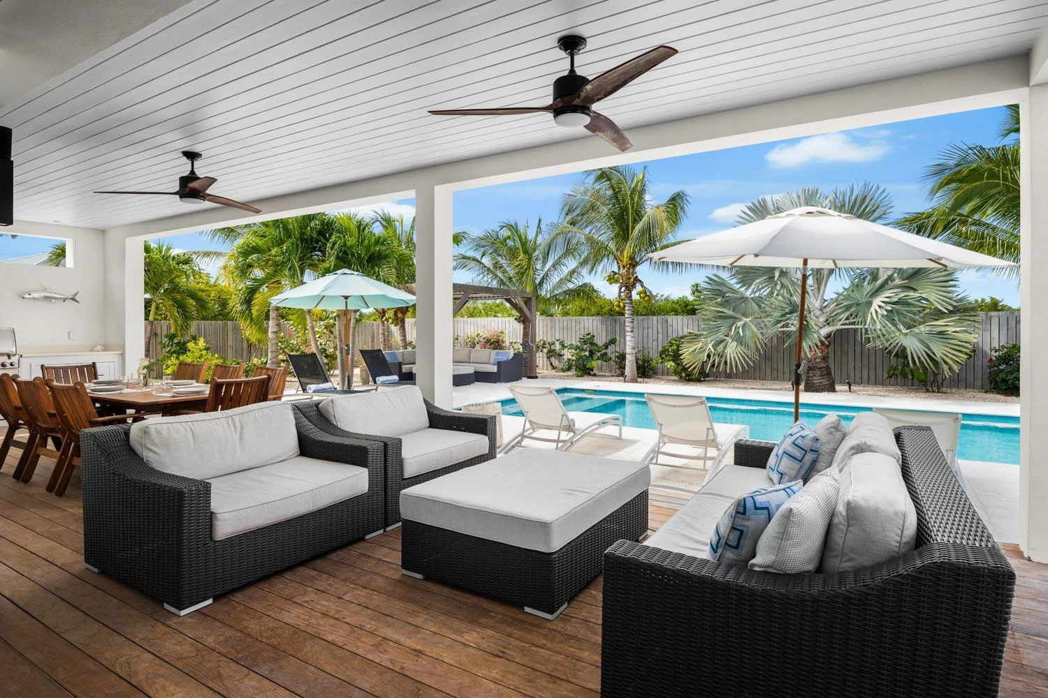 Sunset Beach Villa Unparalleled 21 - Gallery image 25