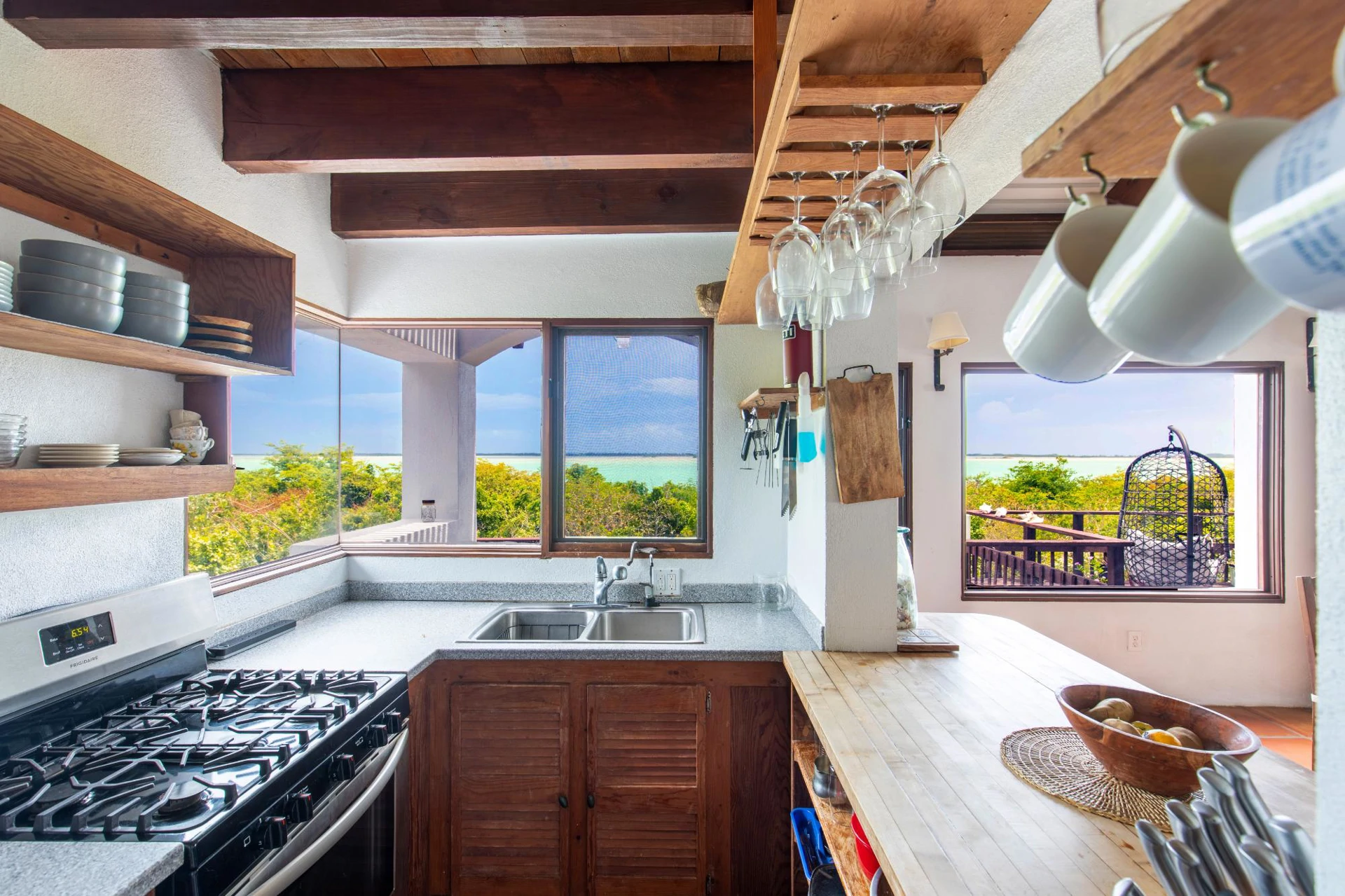 Water's Edge Villa - Gallery image 2