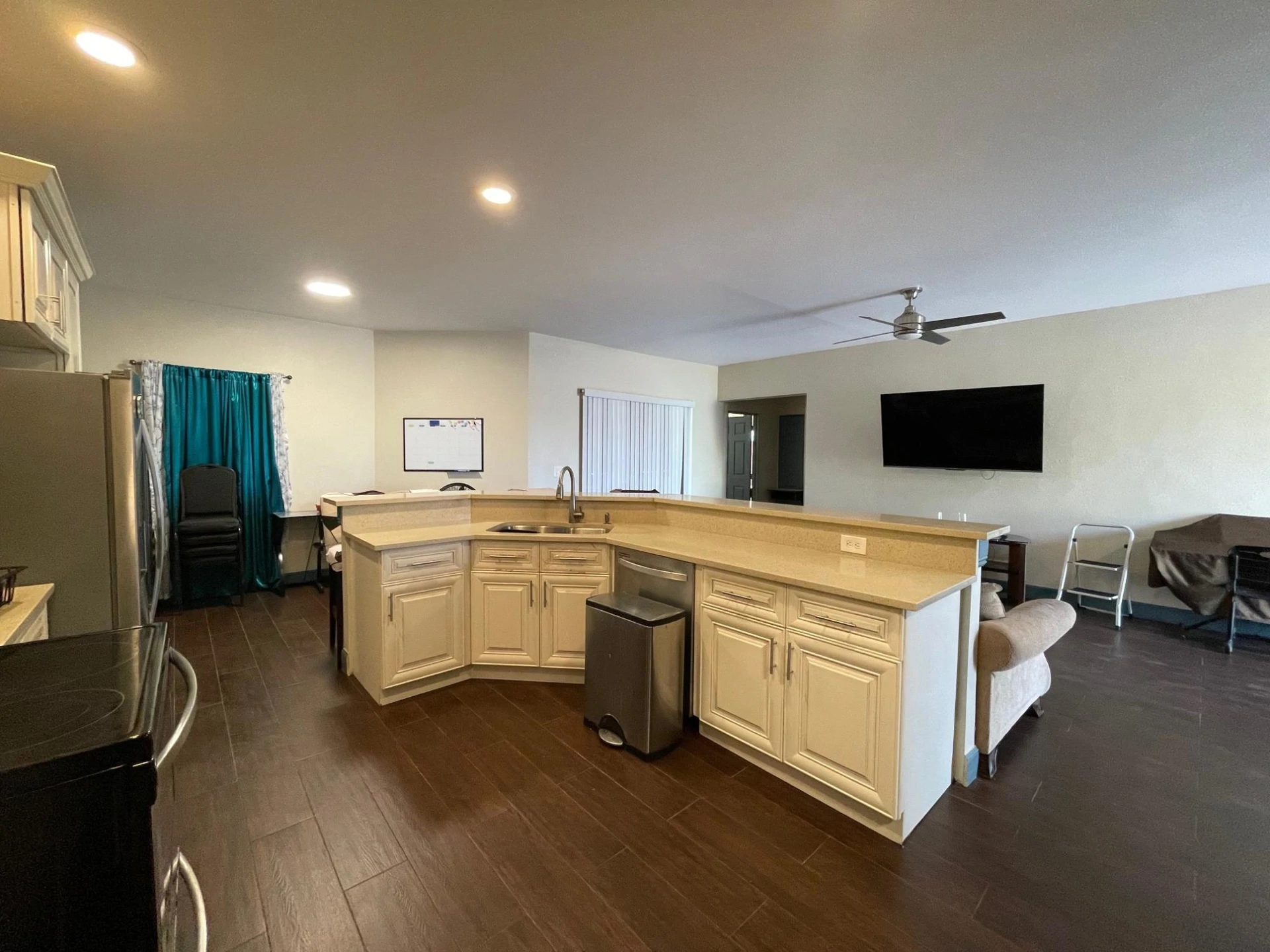 NORTH CREEK GEM W/INCOME - Gallery image 6