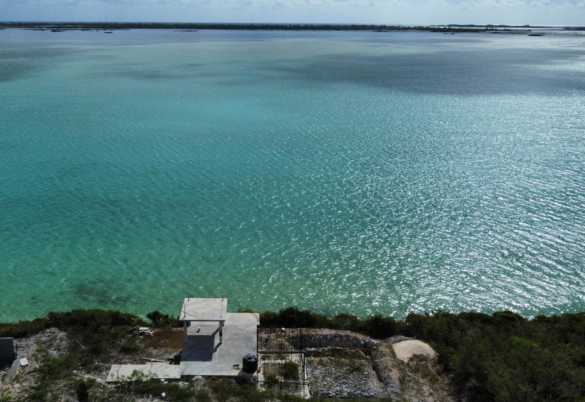 Tranquil Coastline of Bottle Creek - Gallery image 2