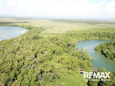 17 Acres River to Lagoon in Sittee River