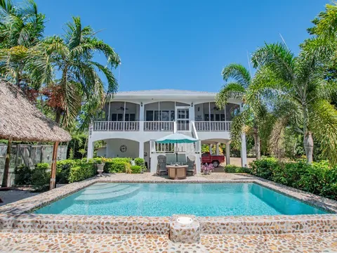 Luxurious 2-Bedroom Home in a Private Gated Community, Red Rock