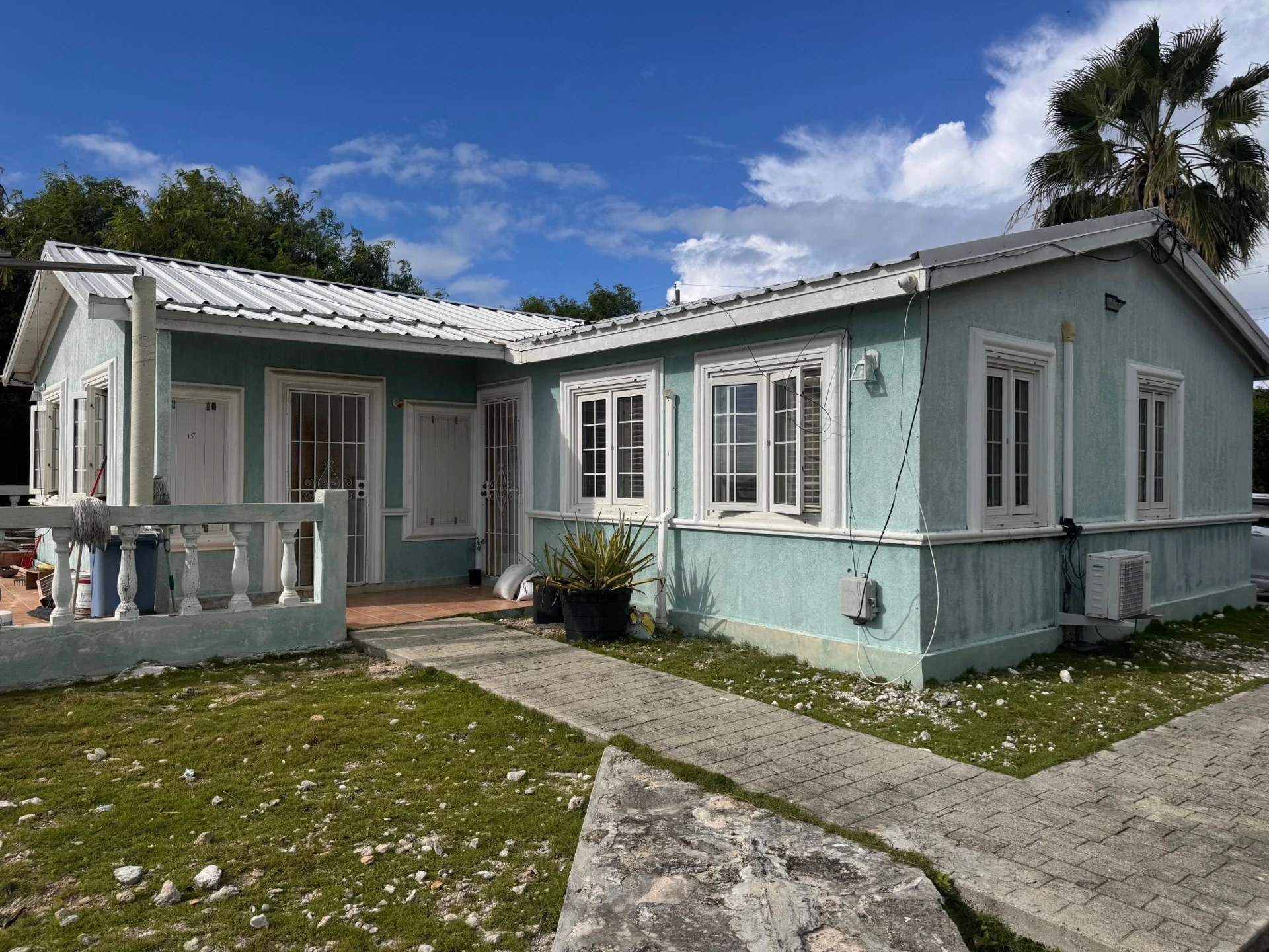 CANAL WATERFRONT GEM