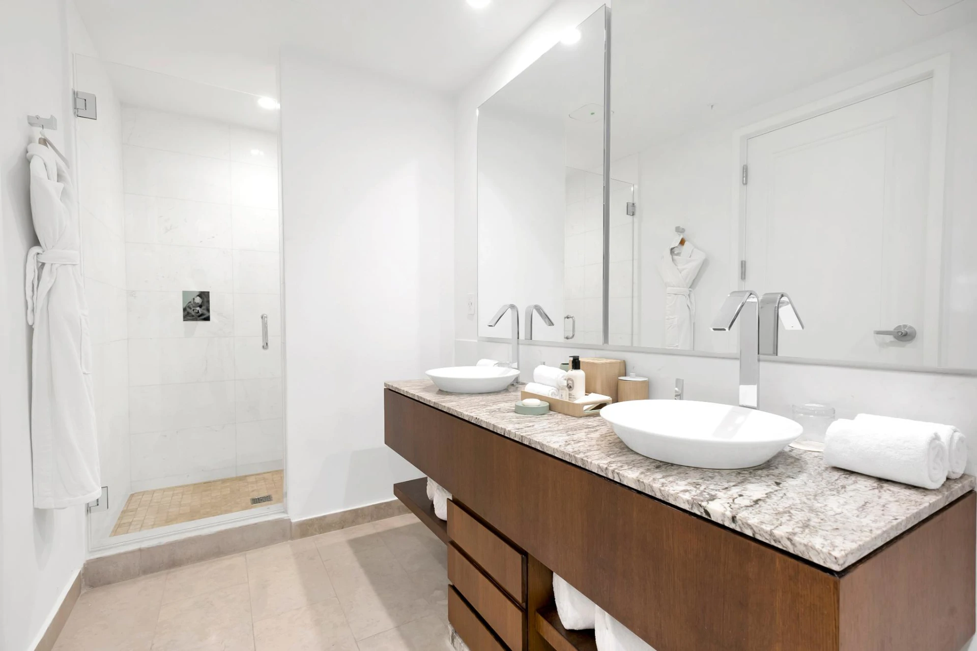 UNIT A4C RITZ CARLTON 3BR/4BA/DEN/LAUNDRY - Gallery image 19