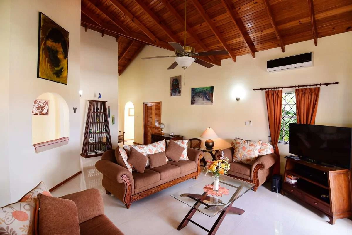 Rodney Cap Villa, Rodney Heights. - Gallery image 9